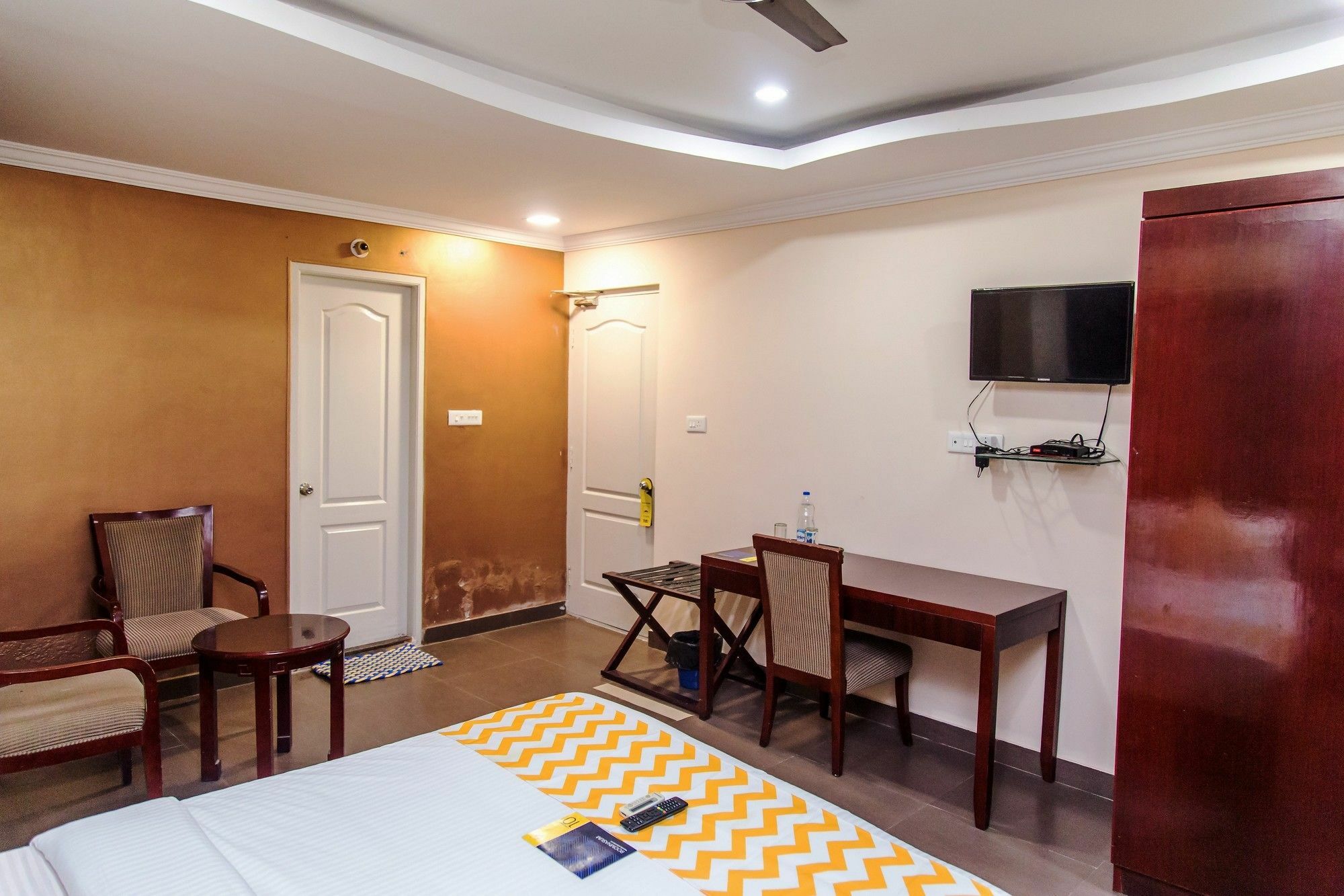 Fabexpress Oriental Suites III - Btm Mico Layout Bangalore Buitenkant foto