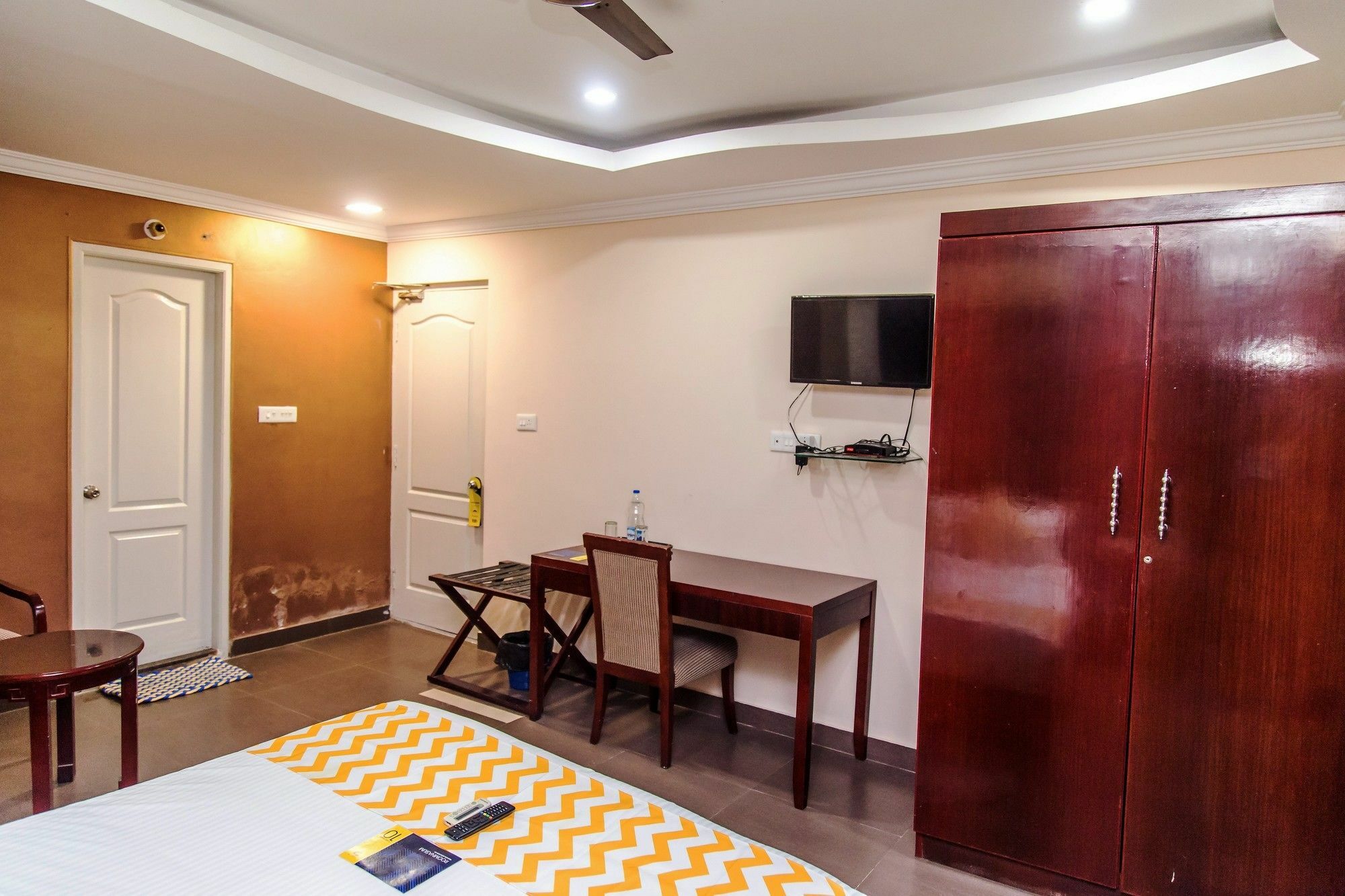 Fabexpress Oriental Suites III - Btm Mico Layout Bangalore Buitenkant foto