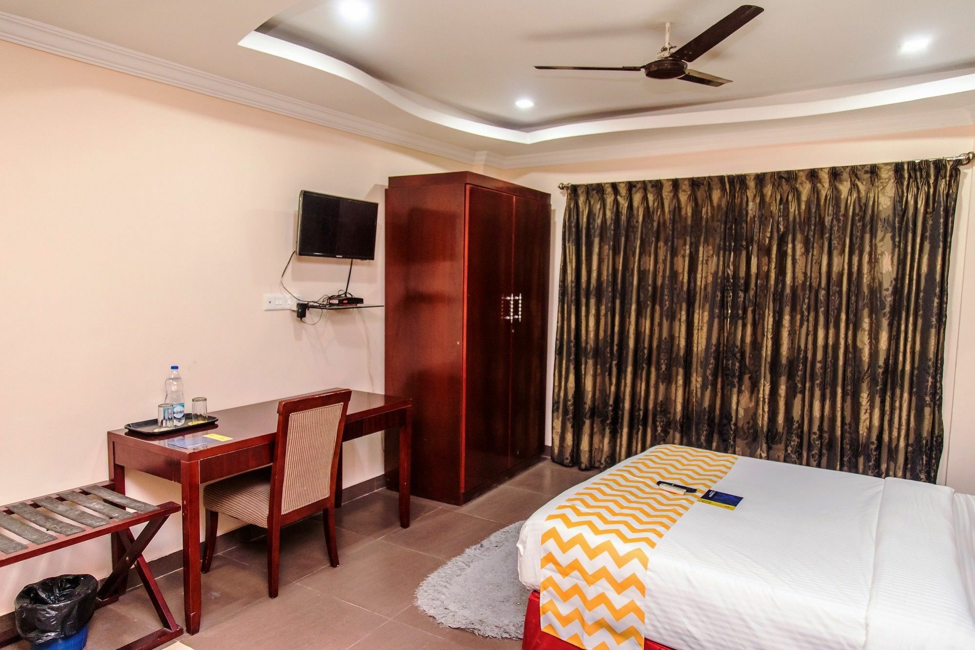 Fabexpress Oriental Suites III - Btm Mico Layout Bangalore Buitenkant foto