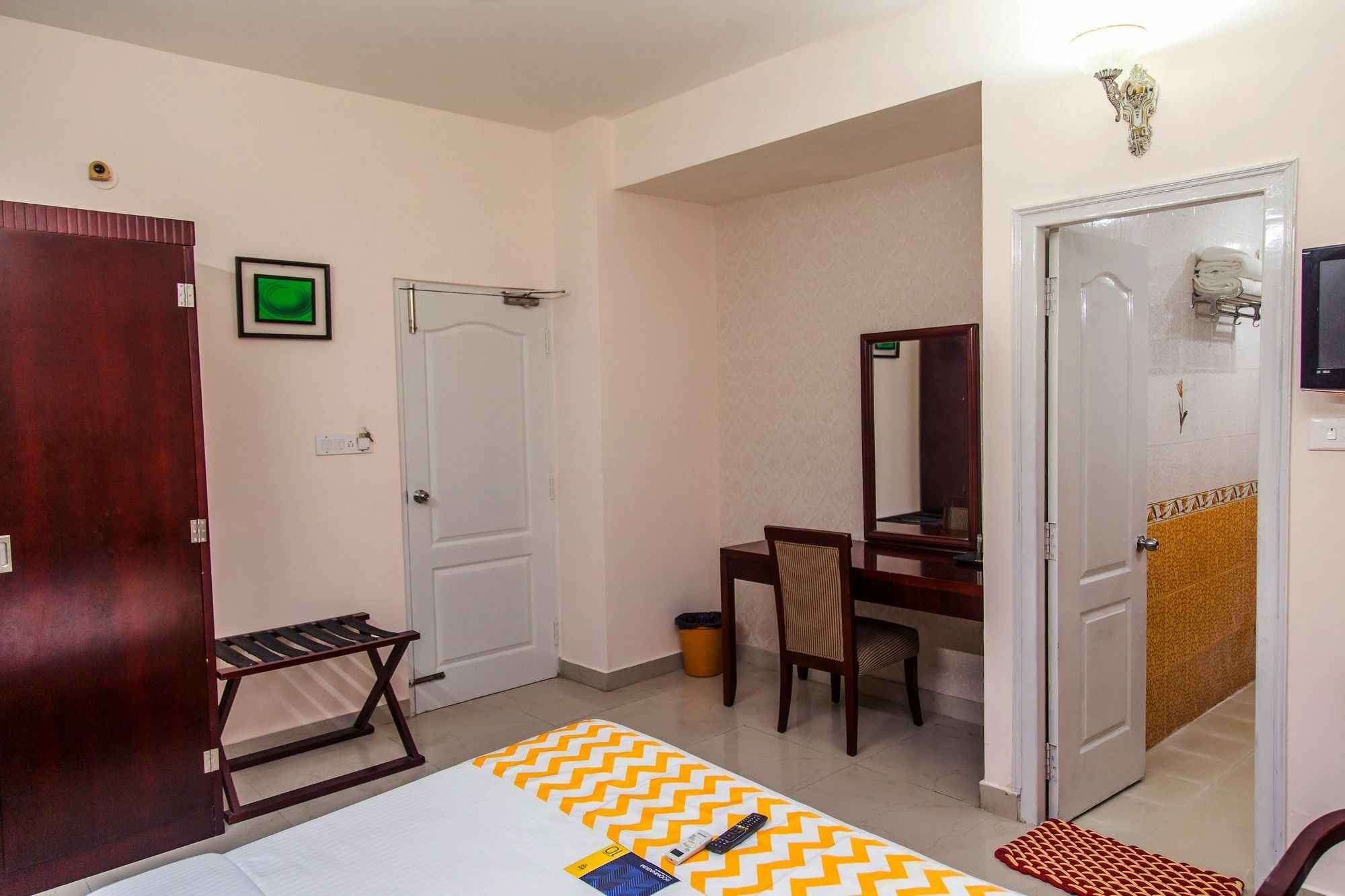 Fabexpress Oriental Suites III - Btm Mico Layout Bangalore Buitenkant foto